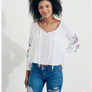 hollister white floral balloon-sleeve peasant top